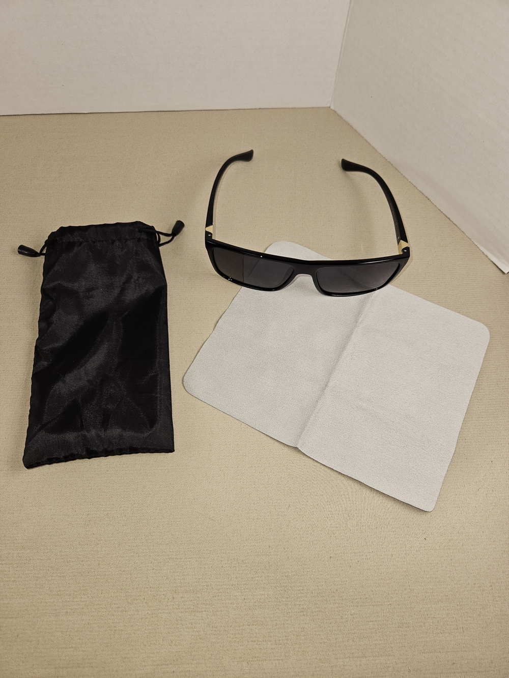 MERRY's Italian Men's Black Rectangular Sunglasses with Microfiber Pouch